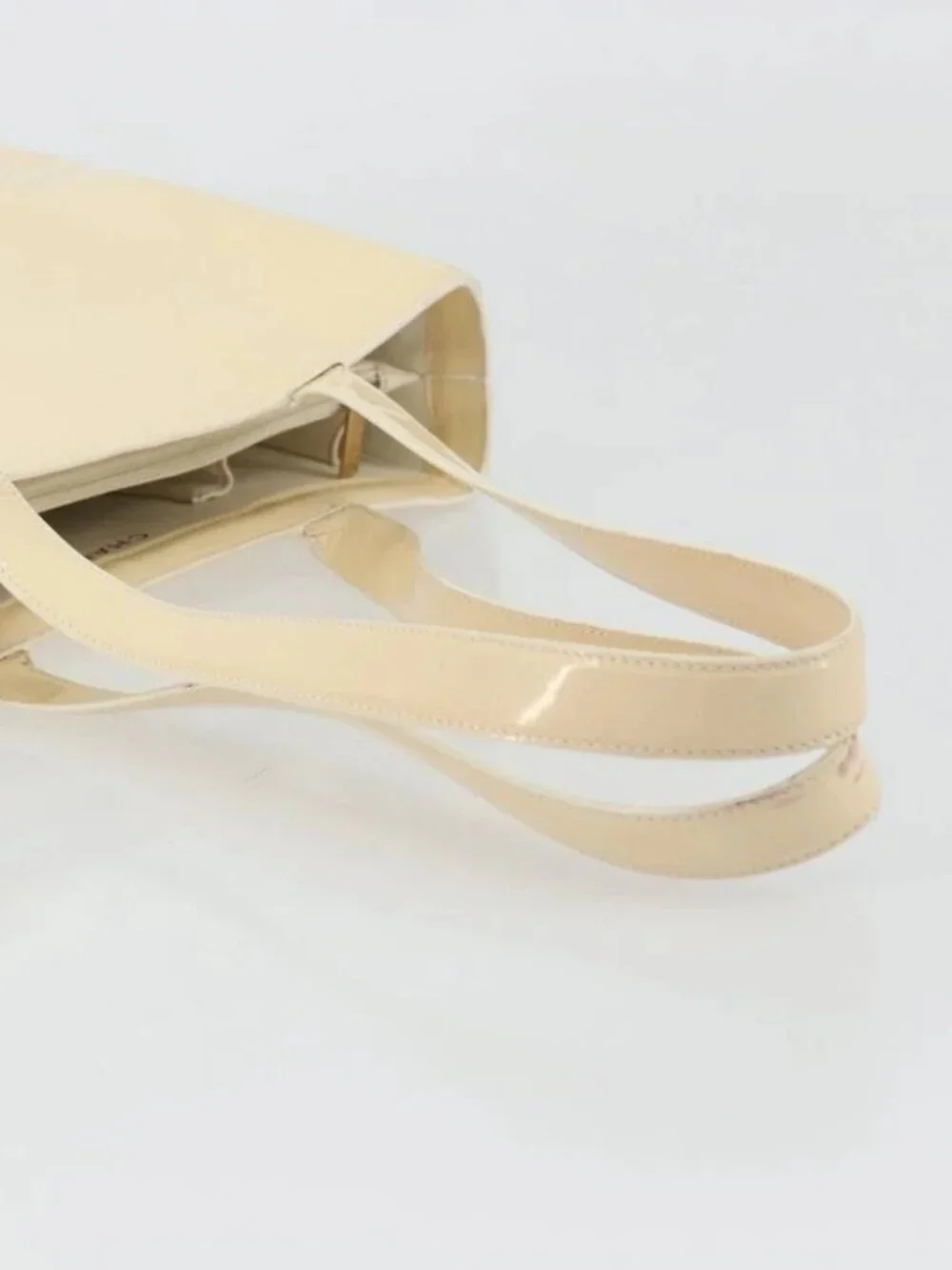CHANEL Tote Bag Patent leather Ivory Gold CC Auth bs34540
